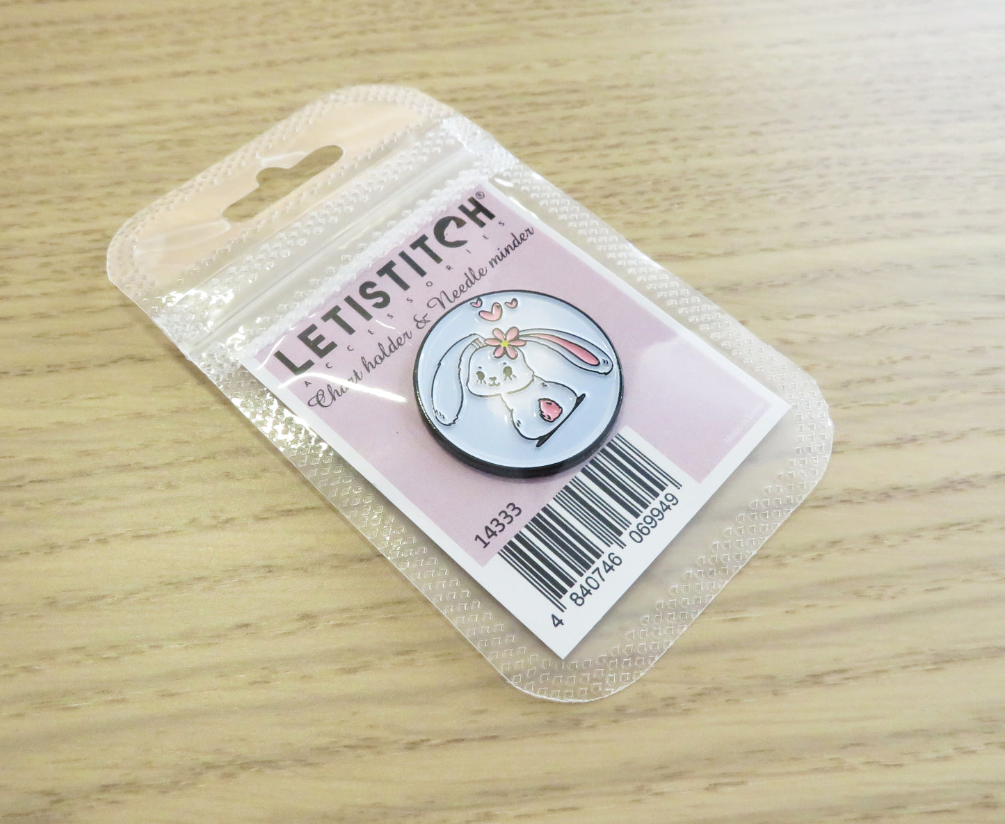 Letistitch Bunny Chart Holder & Needle Minder 14333
