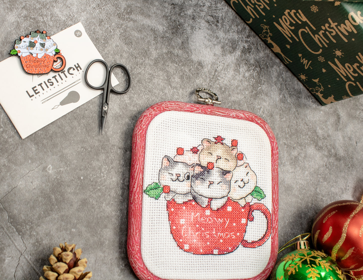 L8080 Meowy Christmas-with nurge hoop included