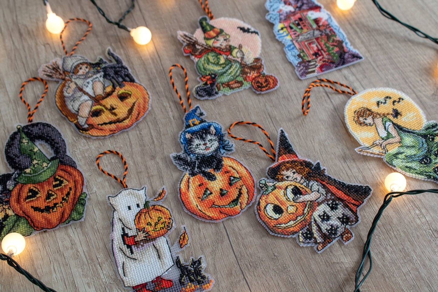 L8008 Halloween Toys Kit of 8 pieces