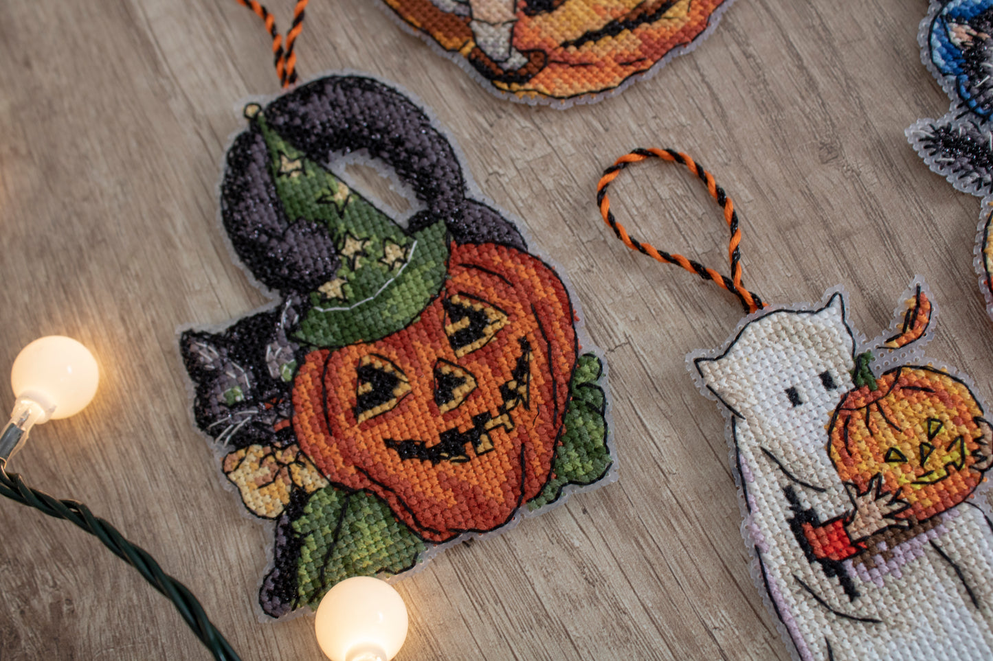 L8008 Halloween Toys Kit of 8 pieces
