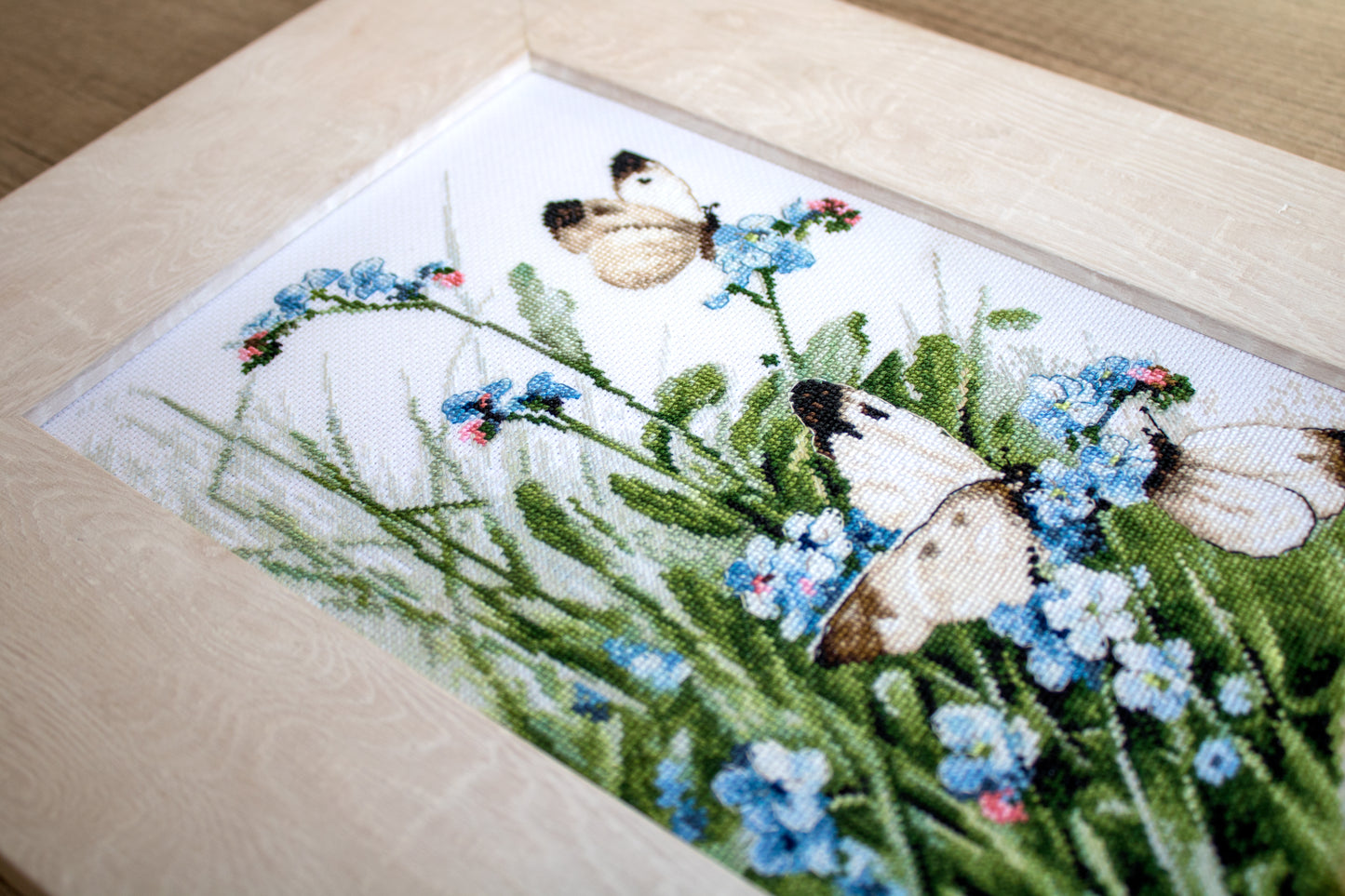 LETI 939 Butterflies and bluebird flowers