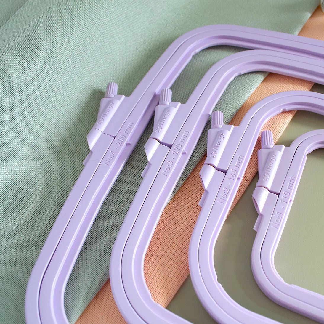 300-3 Embroiderer Nurge: 220x195 mm Purple/ Nurge