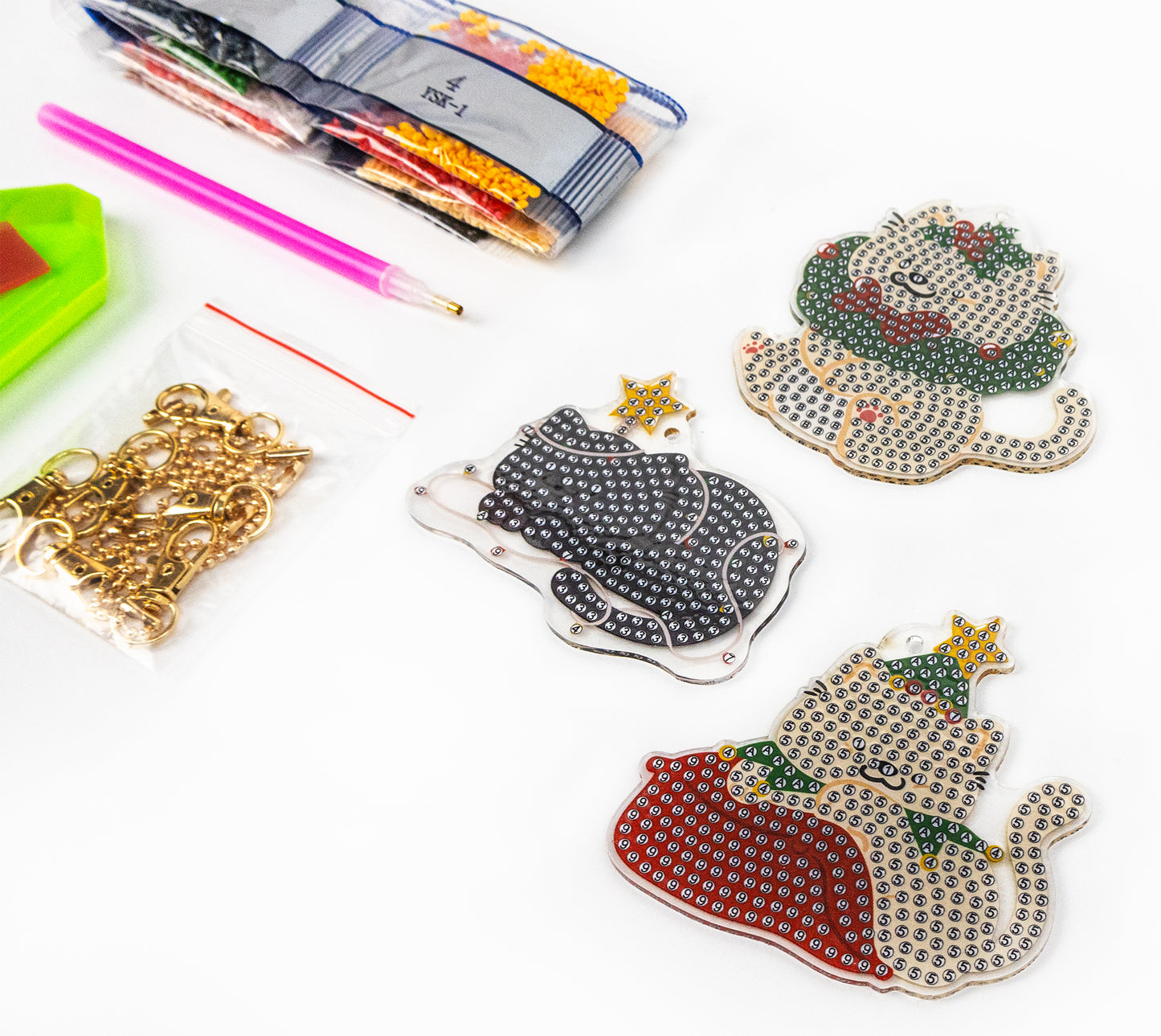 🎄🐱 Merry Meowmas – DIY Hanging Acrylic Charm Chains Kit (Kit of 6)