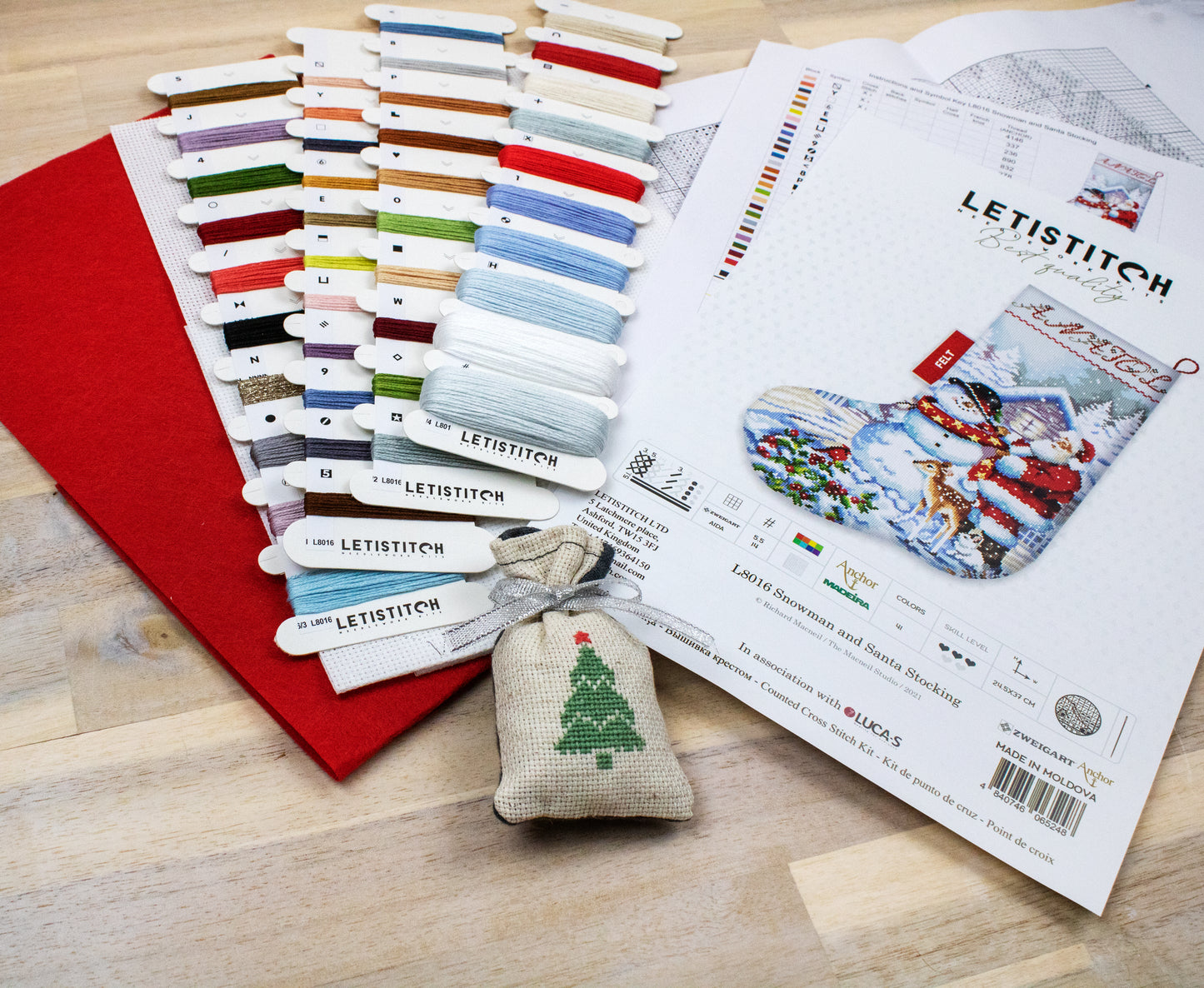 L8016 Snowman and Santa Stocking