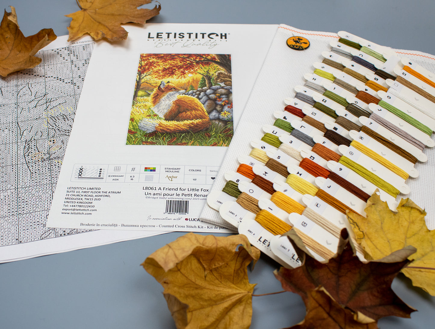 L8061 A Friend for Little Fox / Un ami pour le Petit Renard