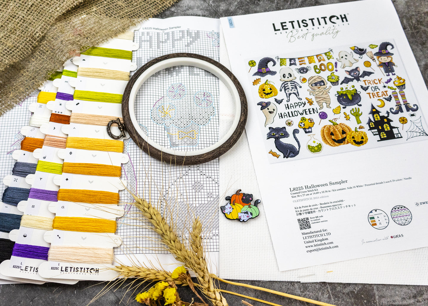 L8225 Halloween Sampler