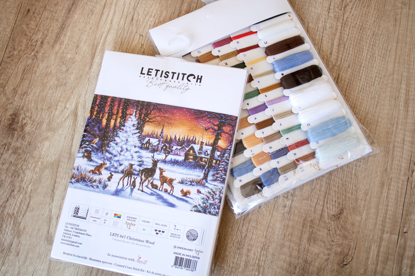LETI 947 Christmas Wood