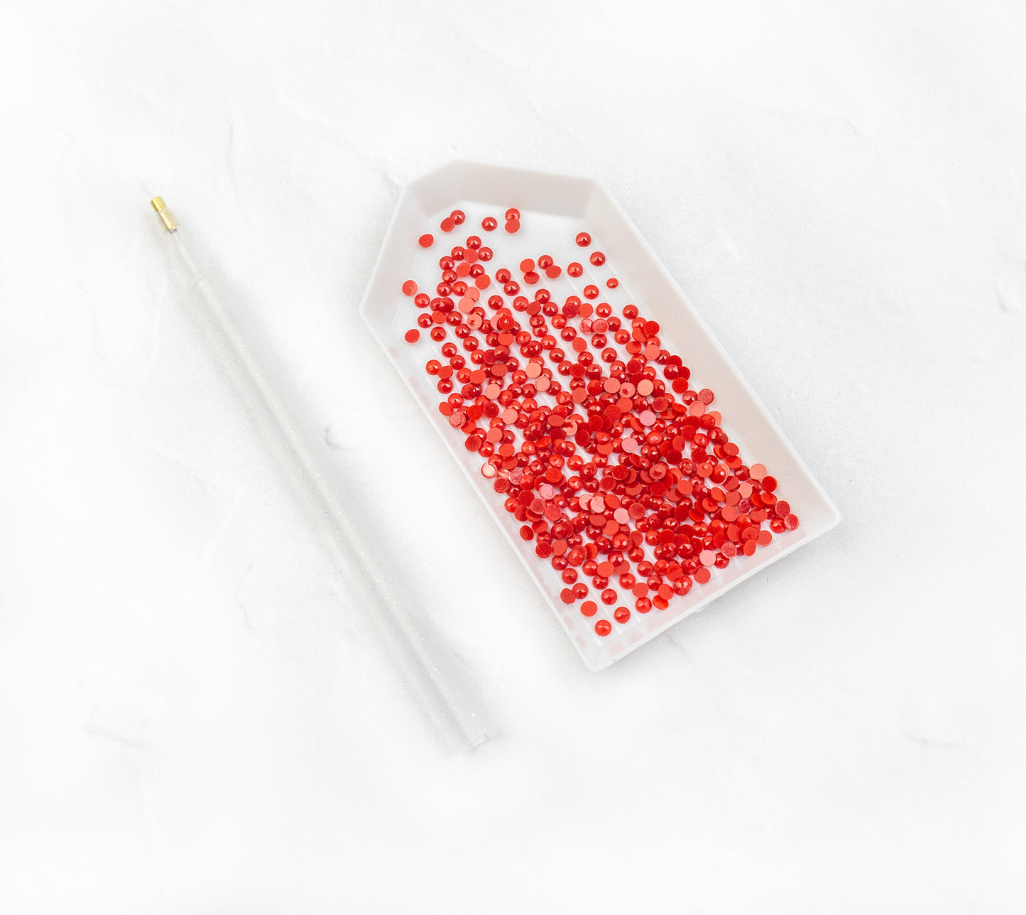Diamond painting crystals and glittery stylus